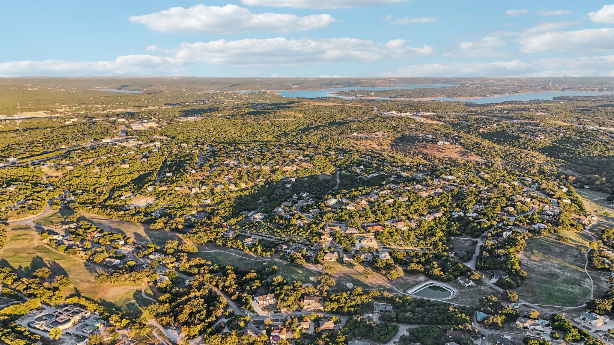 Country Club Dr-S1211-084.jpg