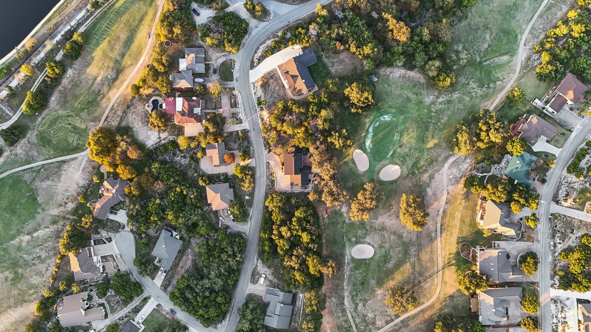 Country Club Dr-S1211-088.jpg