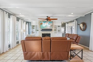 Country Club Dr-S1211-007.jpg