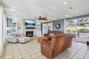 Country Club Dr-S1211-008.jpg