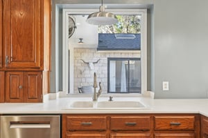 Country Club Dr-S1211-024.jpg