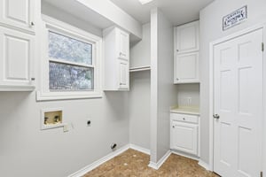 Country Club Dr-S1211-032.jpg