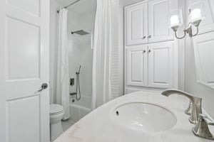 Country Club Dr-S1211-037.jpg