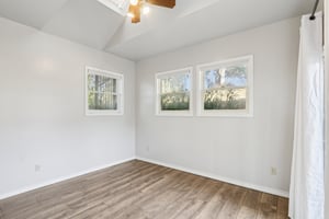 Country Club Dr-S1211-040.jpg