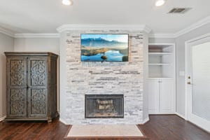 Country Club Dr-S1211-047.jpg