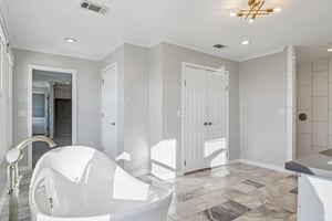 Country Club Dr-S1211-055.jpg