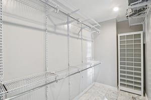 Country Club Dr-S1211-058.jpg