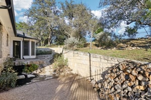 Country Club Dr-S1211-069.jpg