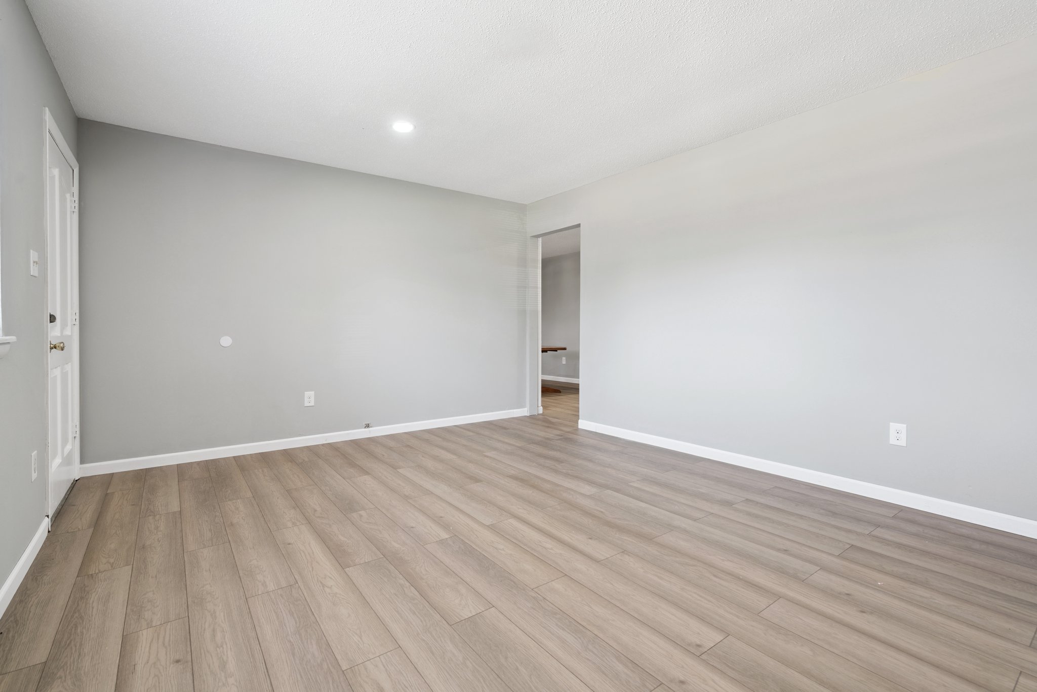 5101 NW Elm Ave_010.jpg