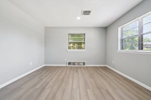 5101 NW Elm Ave_008.jpg
