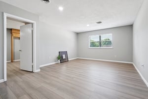 5101 NW Elm Ave_011.jpg