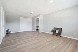 5101 NW Elm Ave_013.jpg