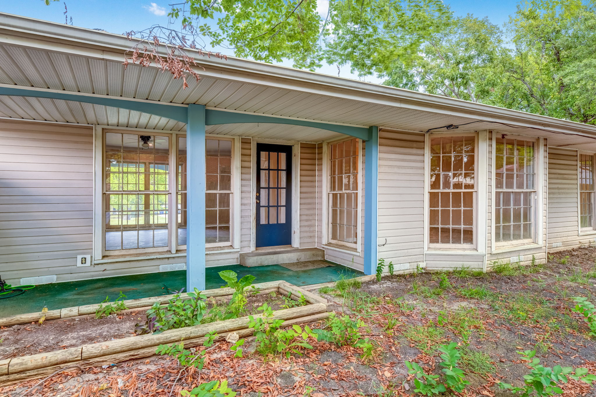 023-Back Exterior-FULL