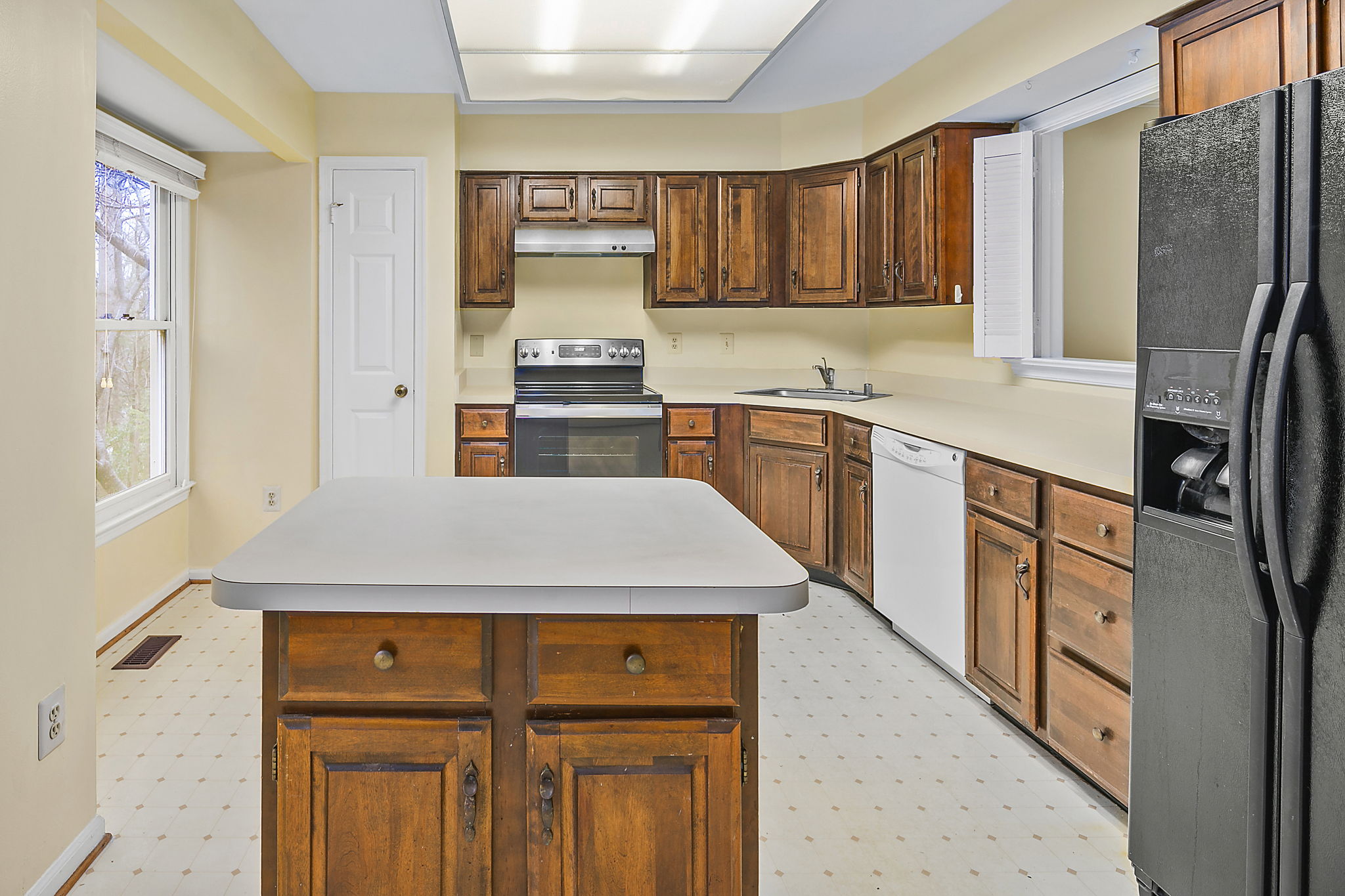  5103 Kenside Ct, Annandale, VA 22003, US Photo 17