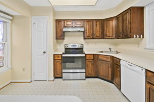  5103 Kenside Ct, Annandale, VA 22003, US Photo 17