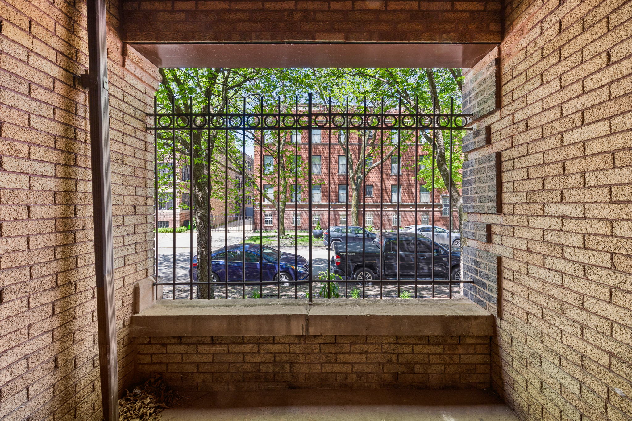5103 S Ingleside Ave, Chicago, IL 60615, USA Photo 6
