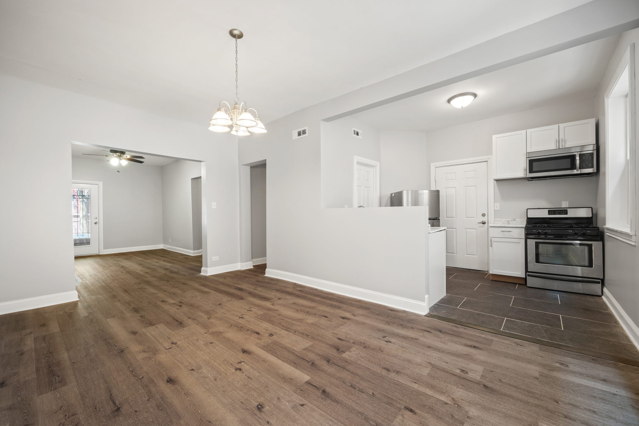 5103 S Ingleside Ave, Chicago, IL 60615, USA Photo 8