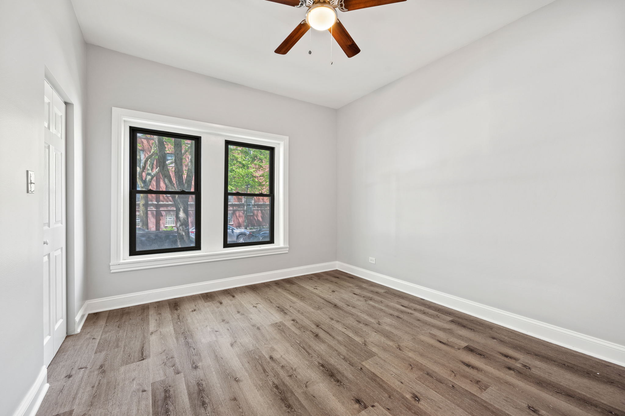 5103 S Ingleside Ave, Chicago, IL 60615, USA Photo 10