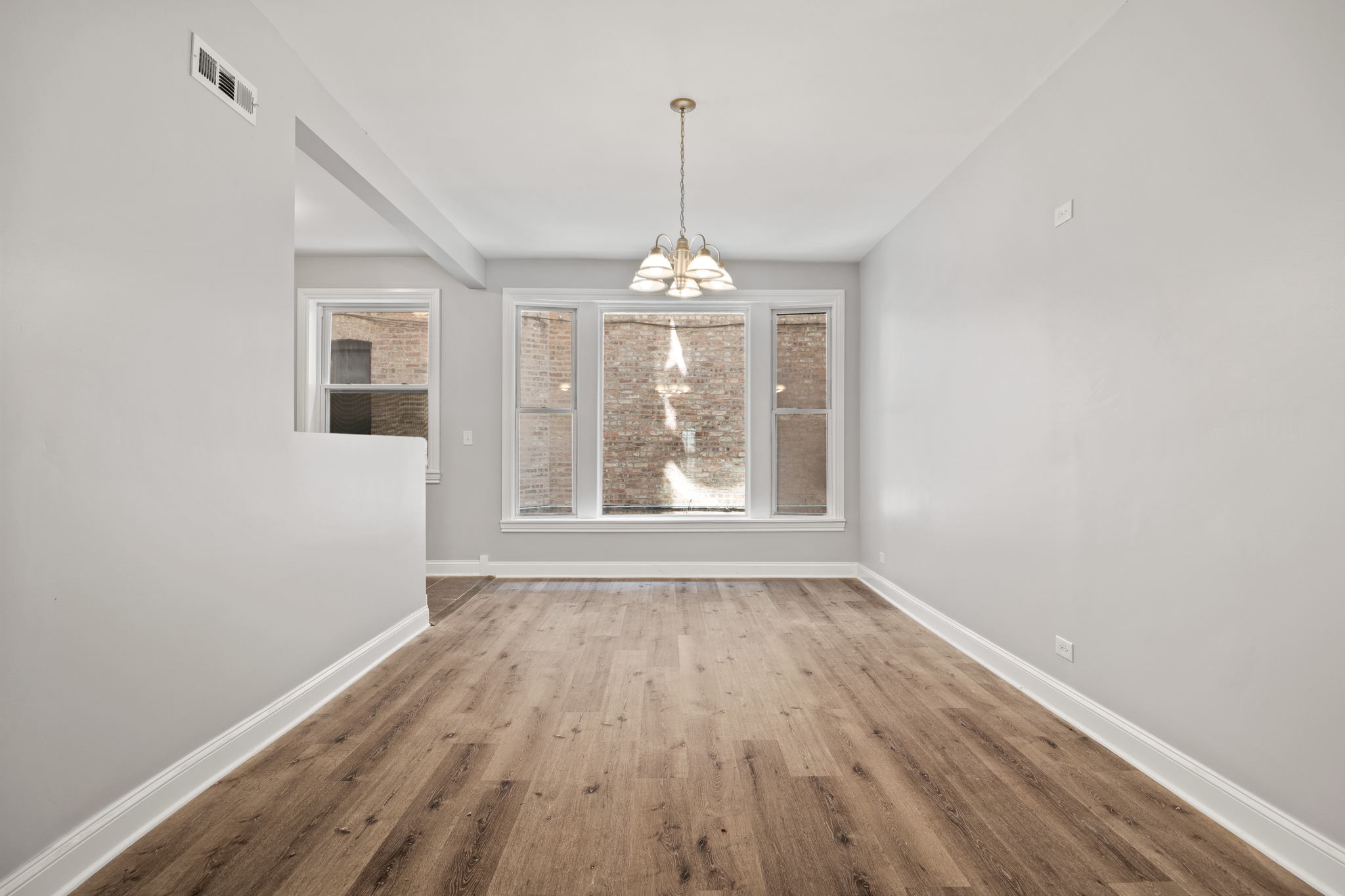 5103 S Ingleside Ave, Chicago, IL 60615, USA Photo 7