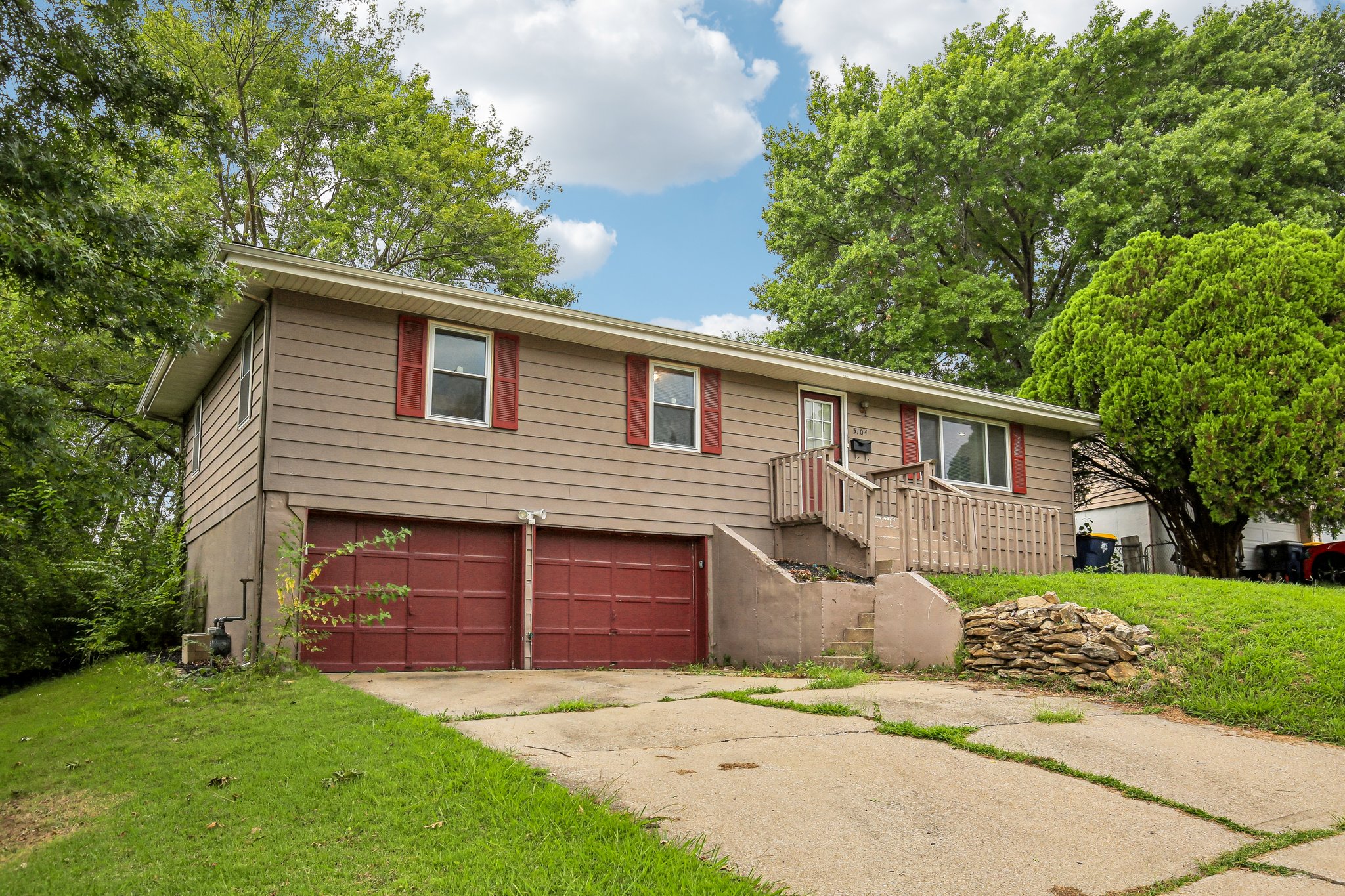 N Smalley Ave-S1308-002.jpg