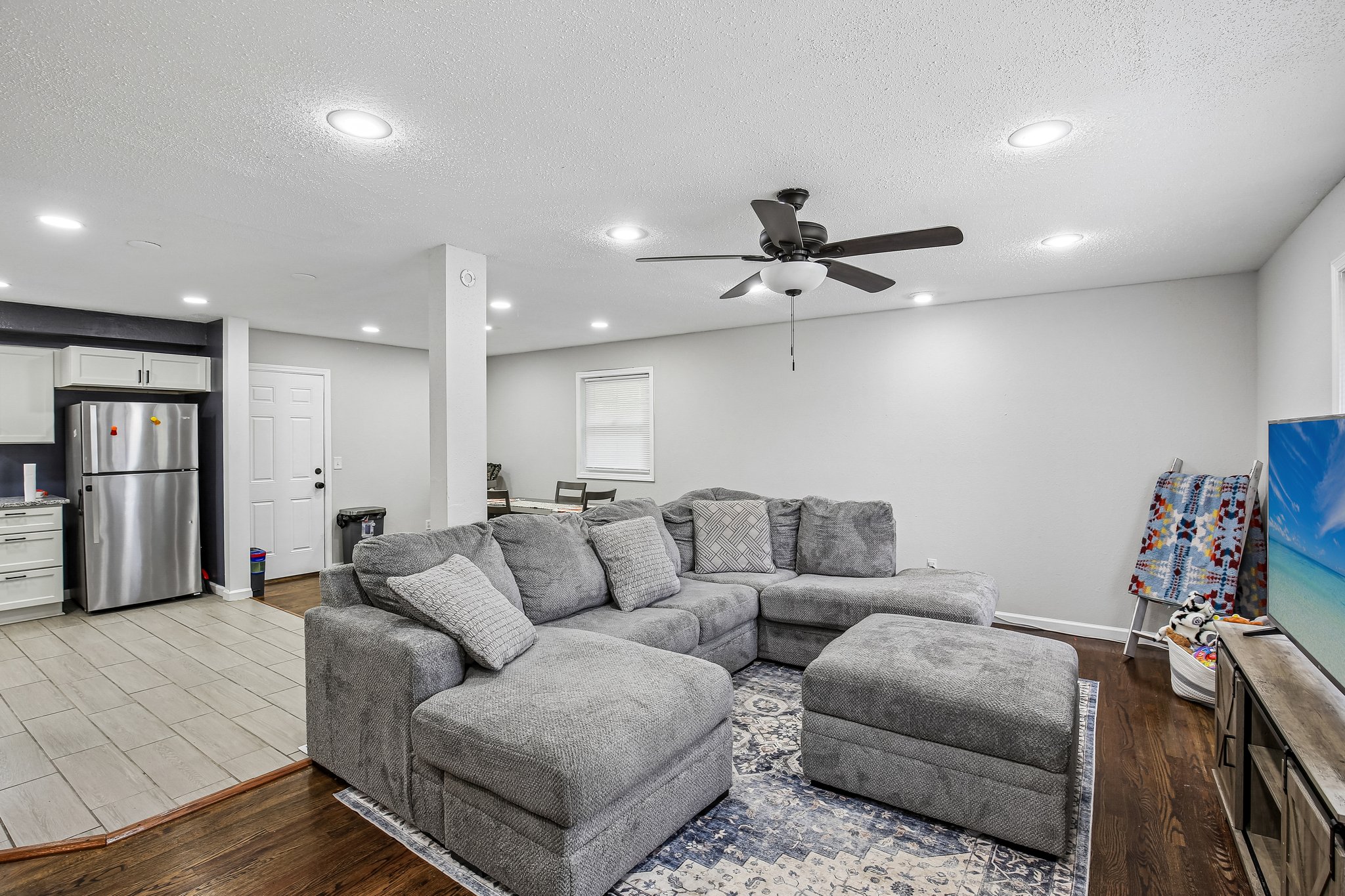 N Smalley Ave-S1308-005.jpg