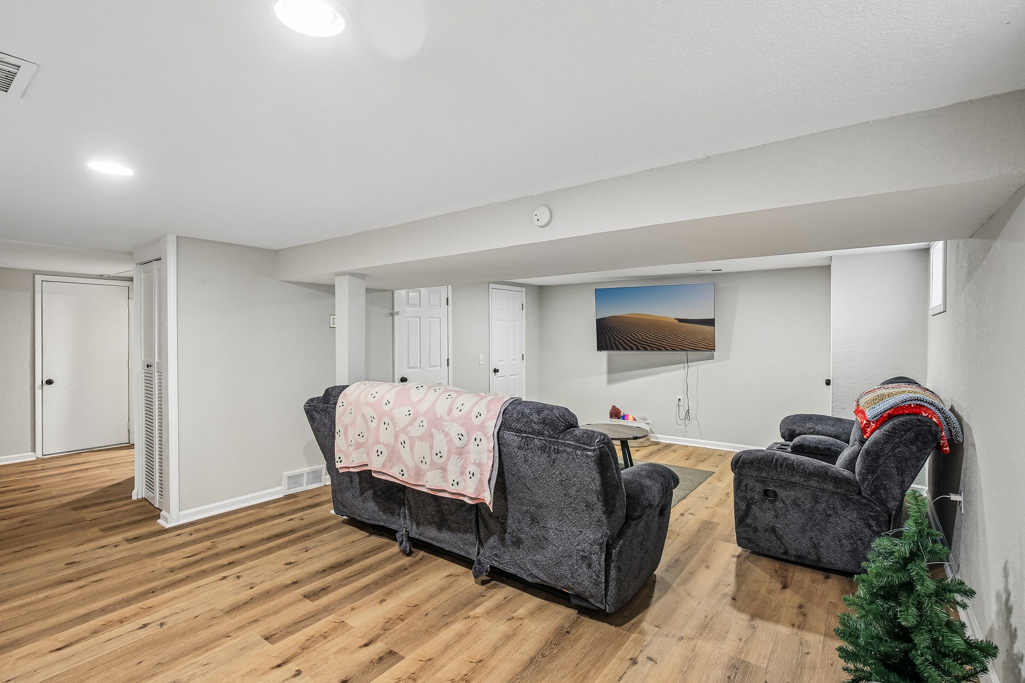 N Smalley Ave-S1308-013.jpg