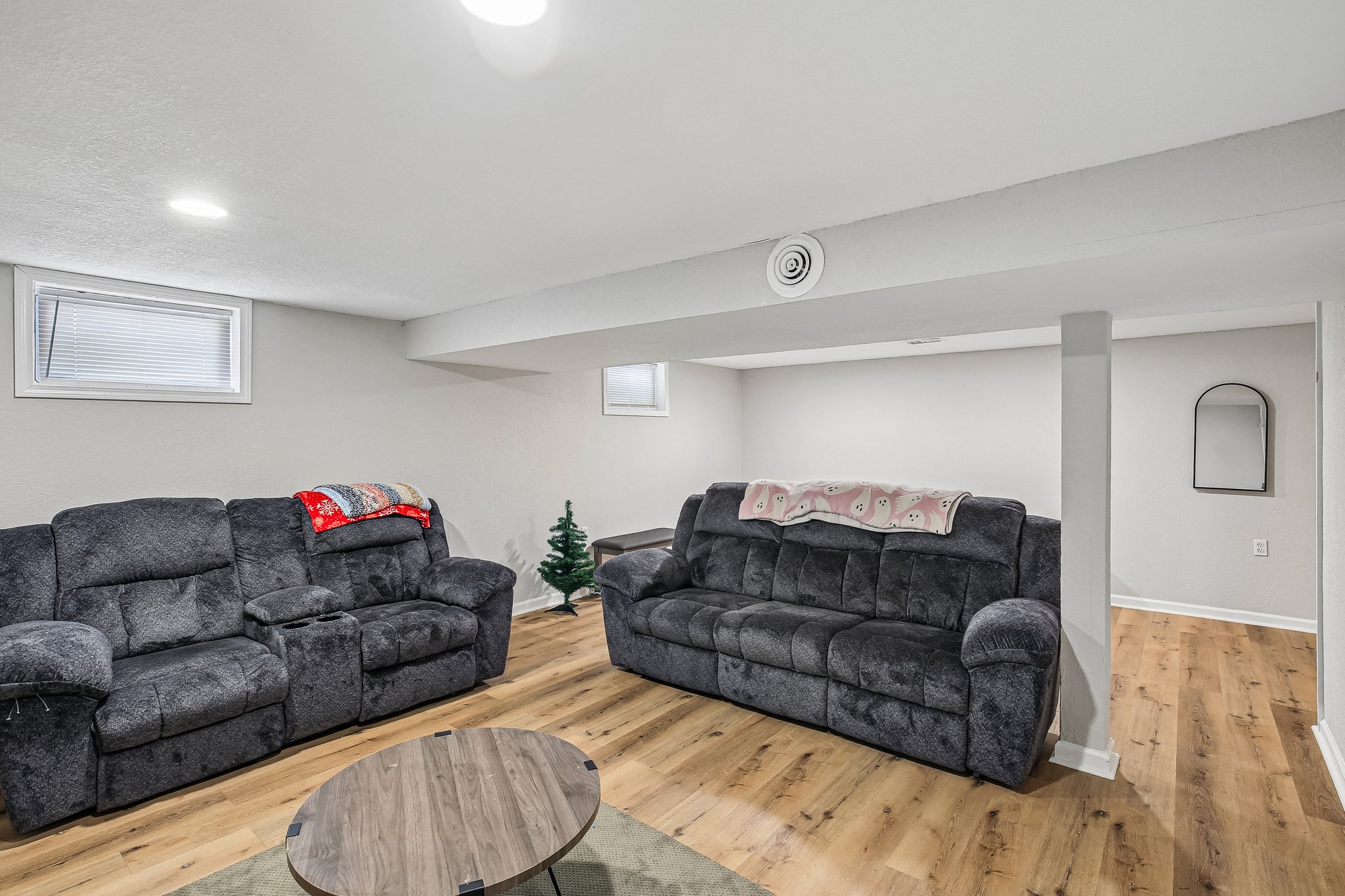 N Smalley Ave-S1308-016.jpg
