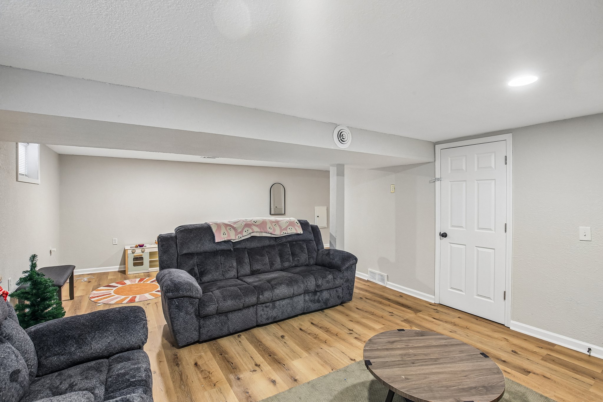 N Smalley Ave-S1308-017.jpg