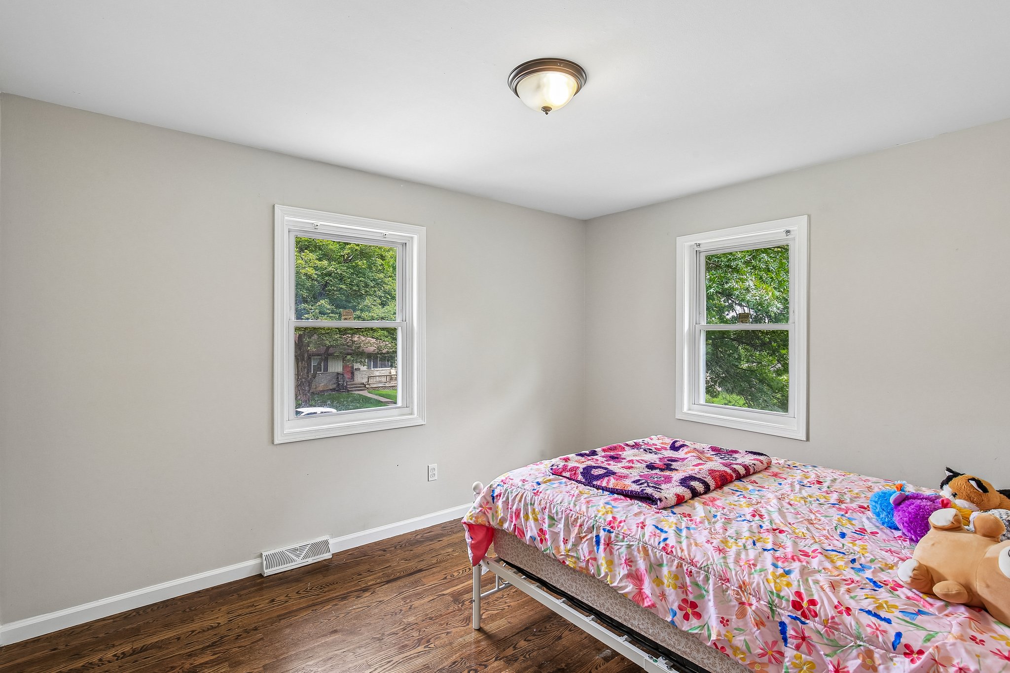 N Smalley Ave-S1308-020.jpg