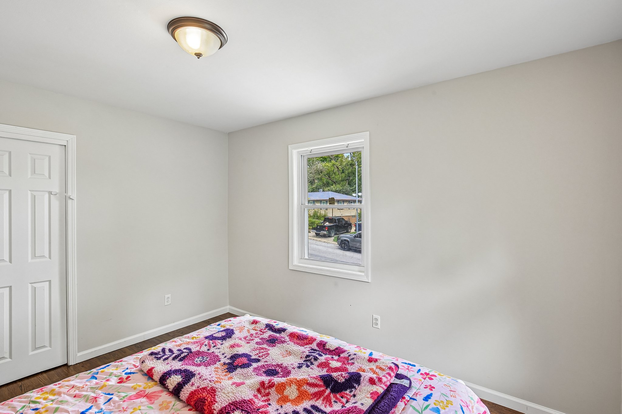 N Smalley Ave-S1308-023.jpg