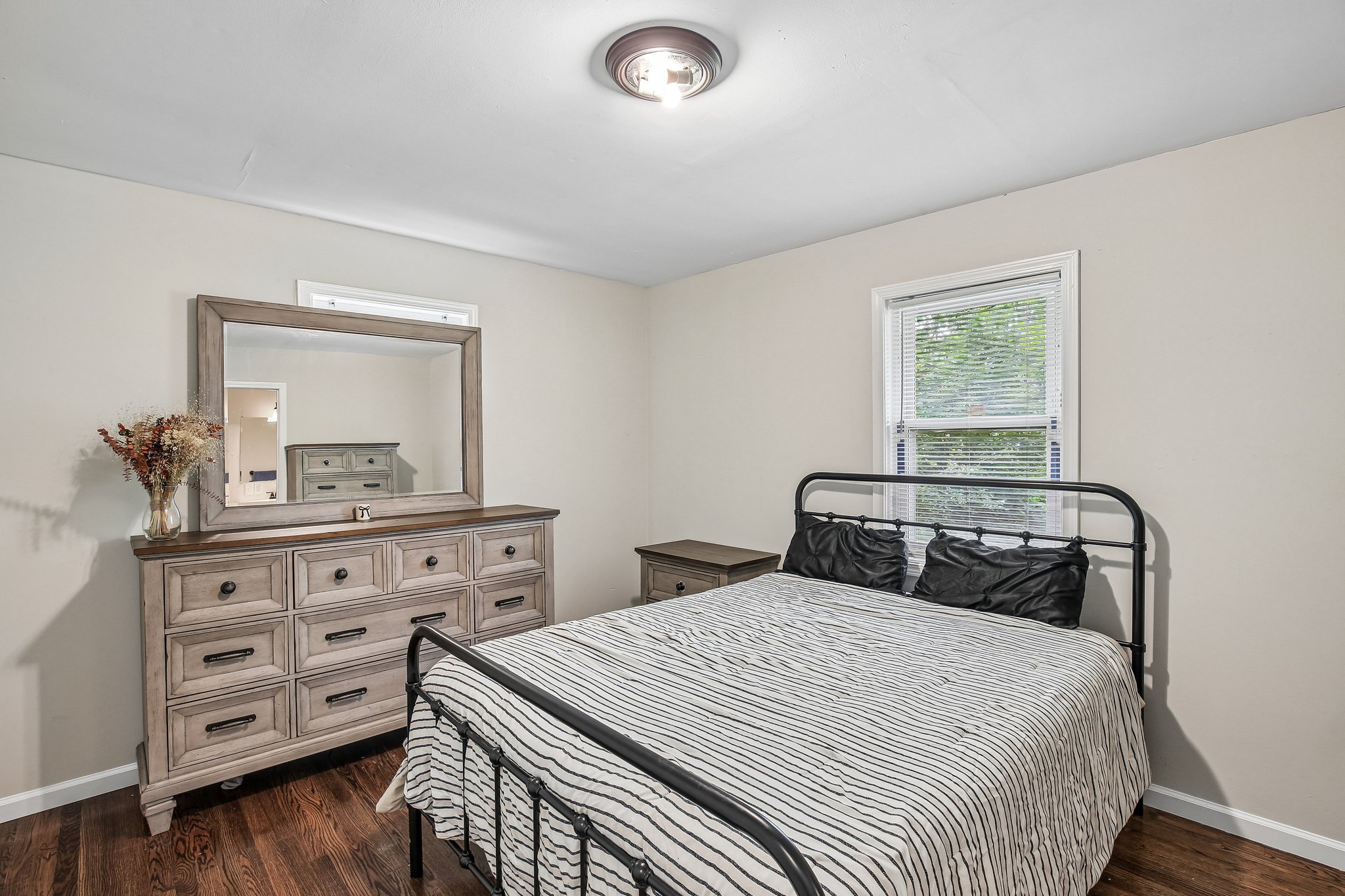 N Smalley Ave-S1308-024.jpg