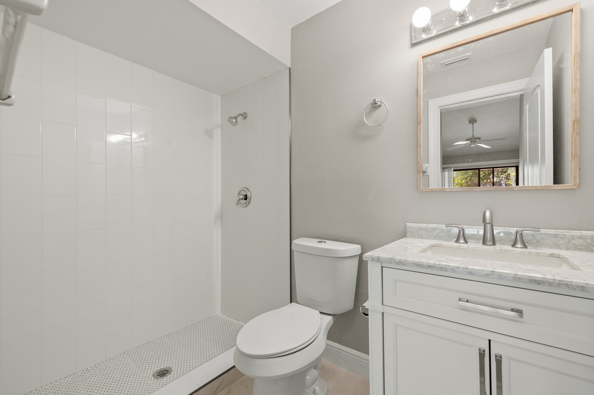 Primary Bathroom 1.jpg