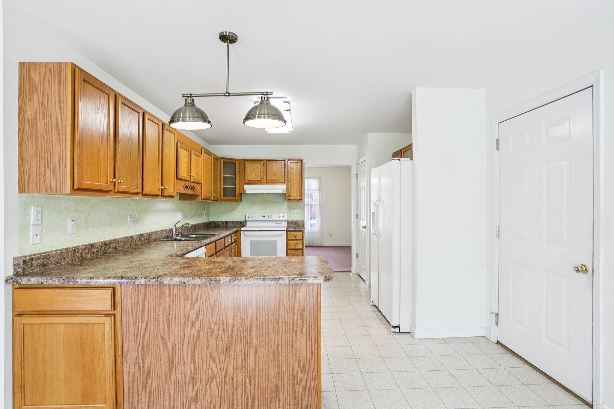 Dominion Dr-S0904-012.jpg