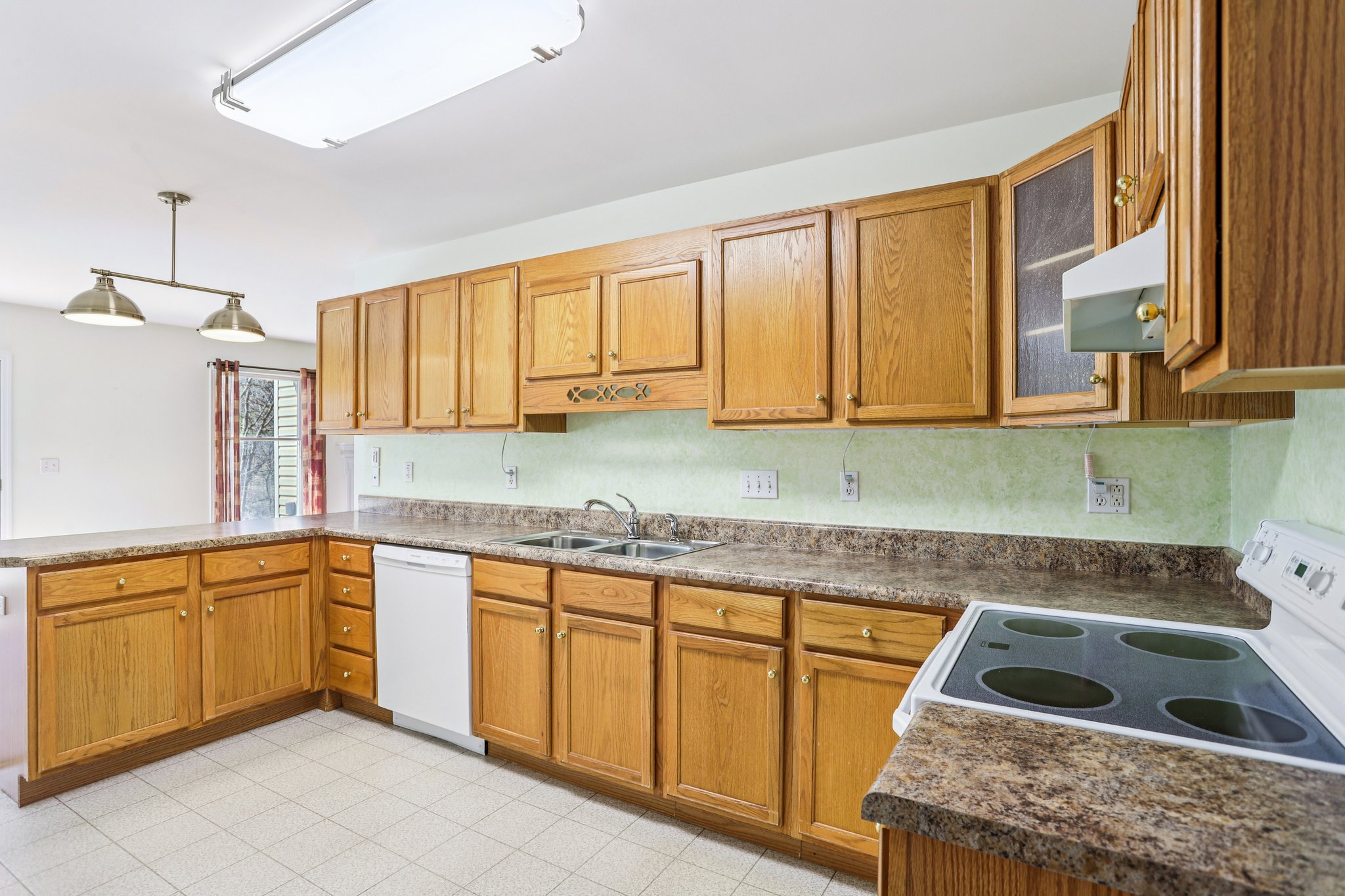 Dominion Dr-S0904-013.jpg