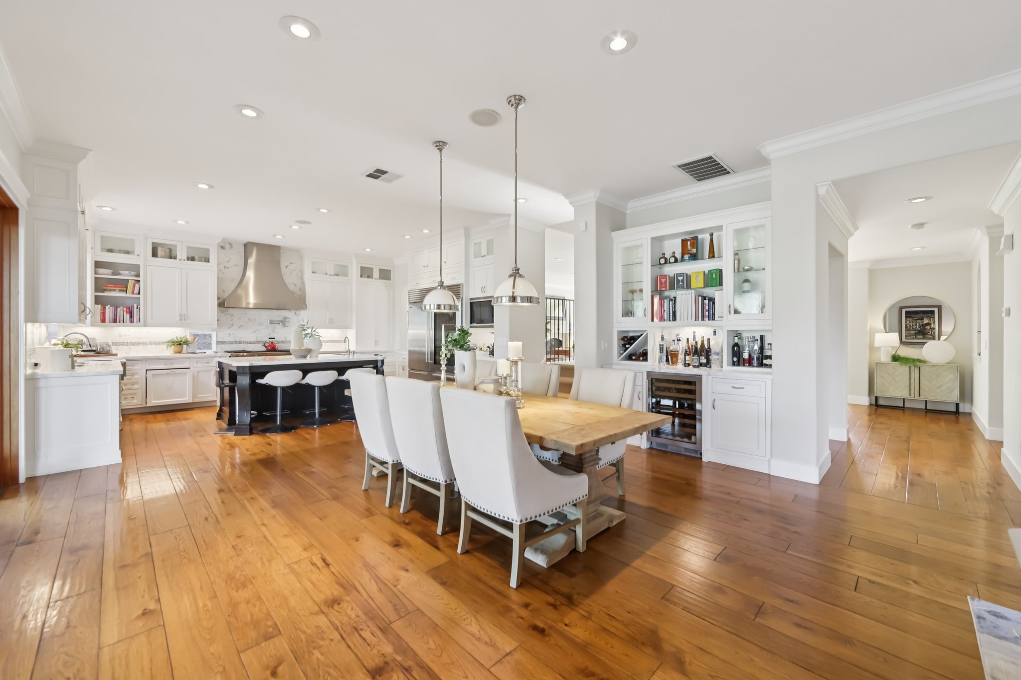 5106 Eastbourne Dr-S2702-029r.jpg