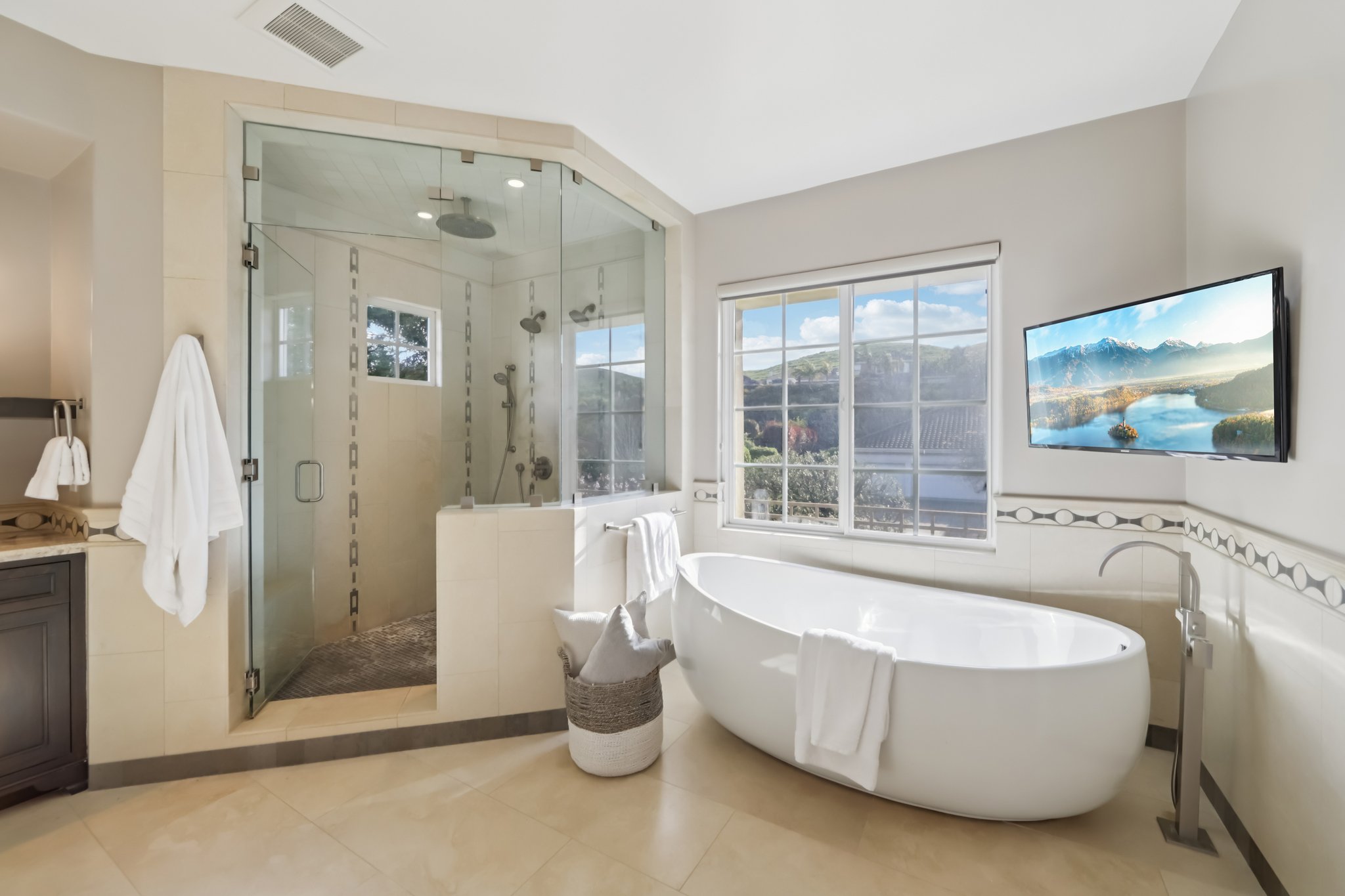 5106 Eastbourne Dr-S2702-058r.jpg