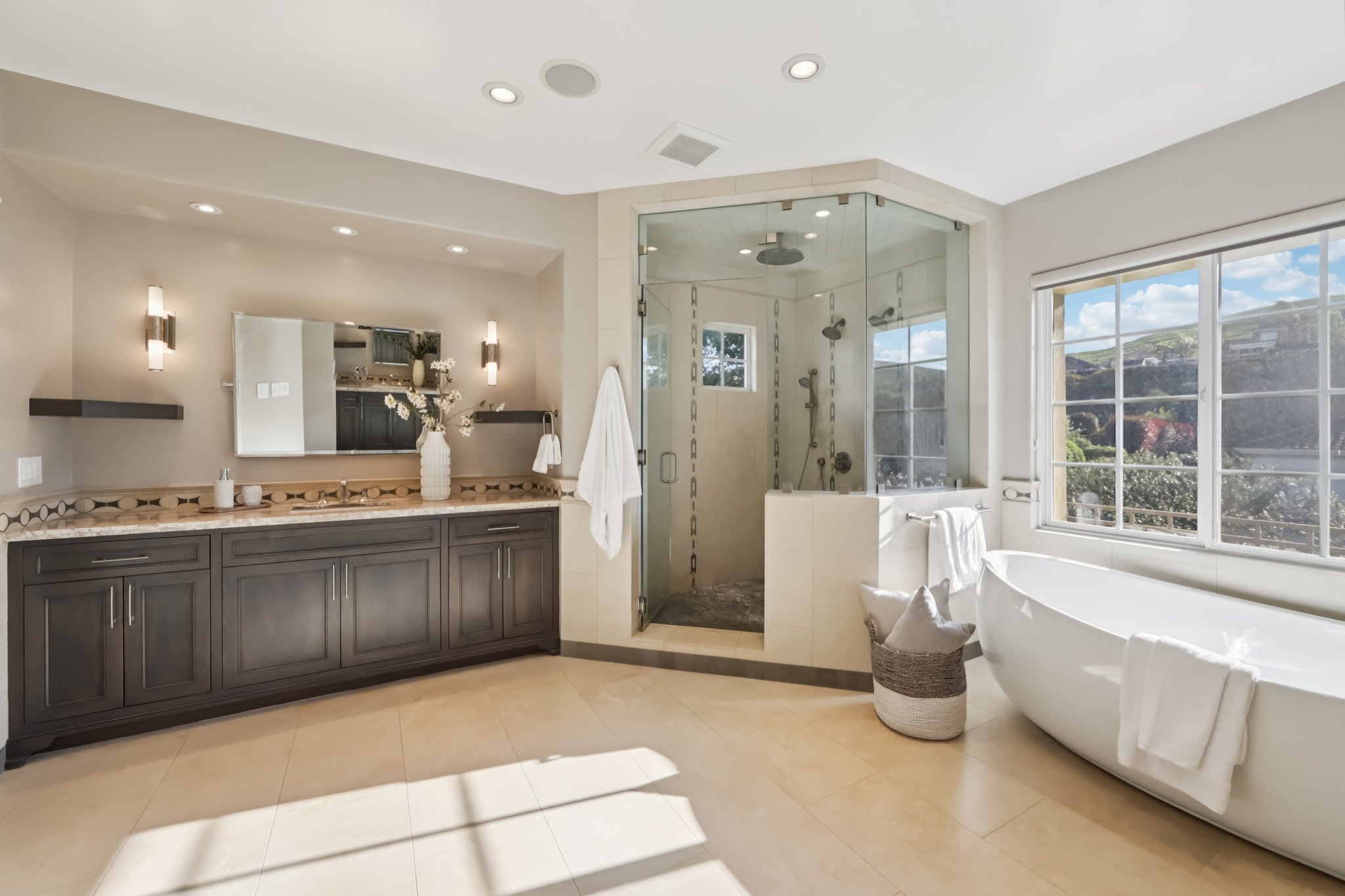 5106 Eastbourne Dr-S2702-059r.jpg