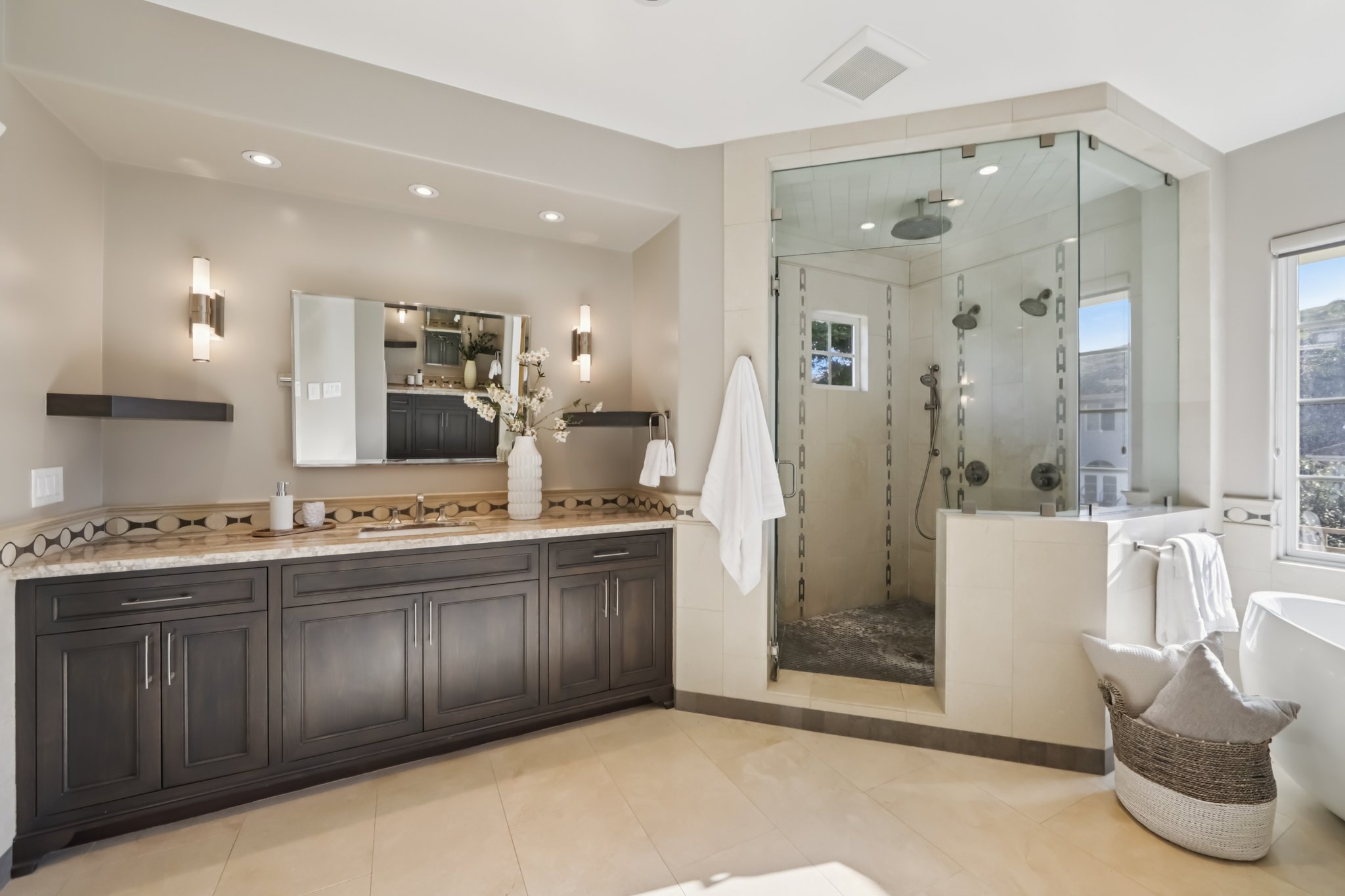 5106 Eastbourne Dr-S2702-060r.jpg