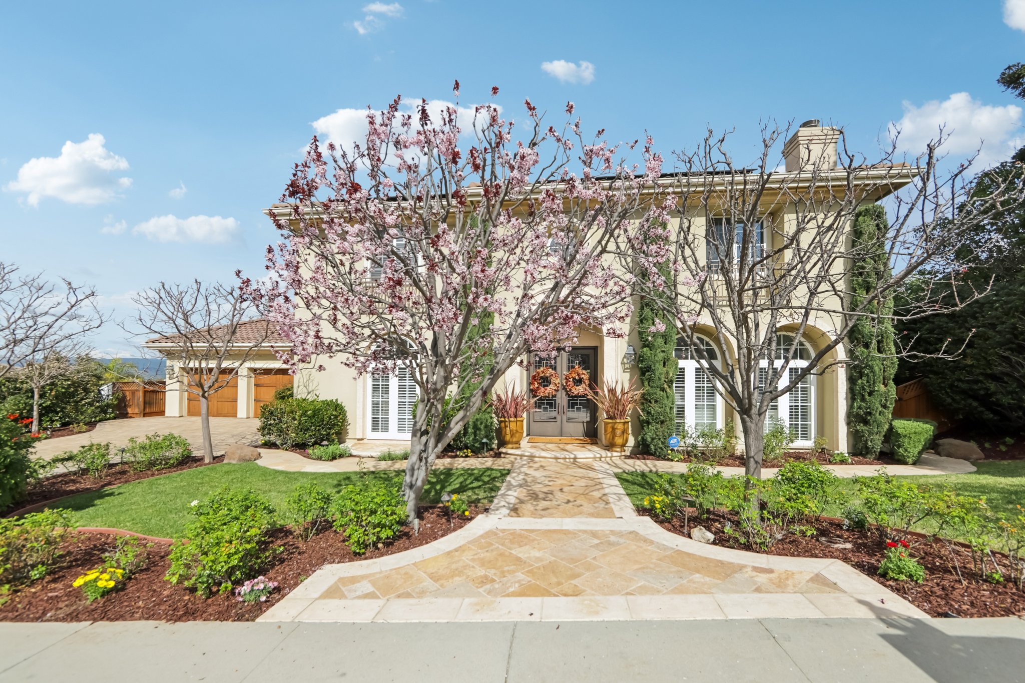 Eastbourne Dr-S2702-003r.jpg