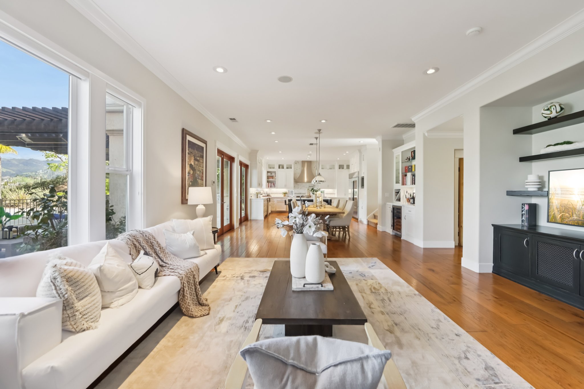 Eastbourne Dr-S2702-025r.jpg