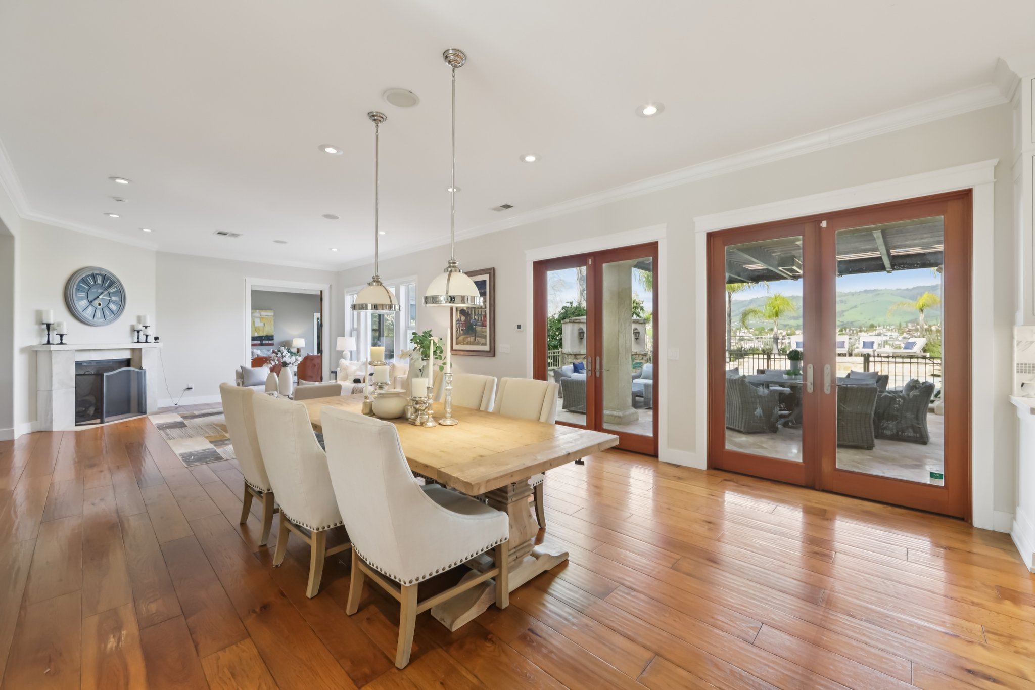 Eastbourne Dr-S2702-028r.jpg