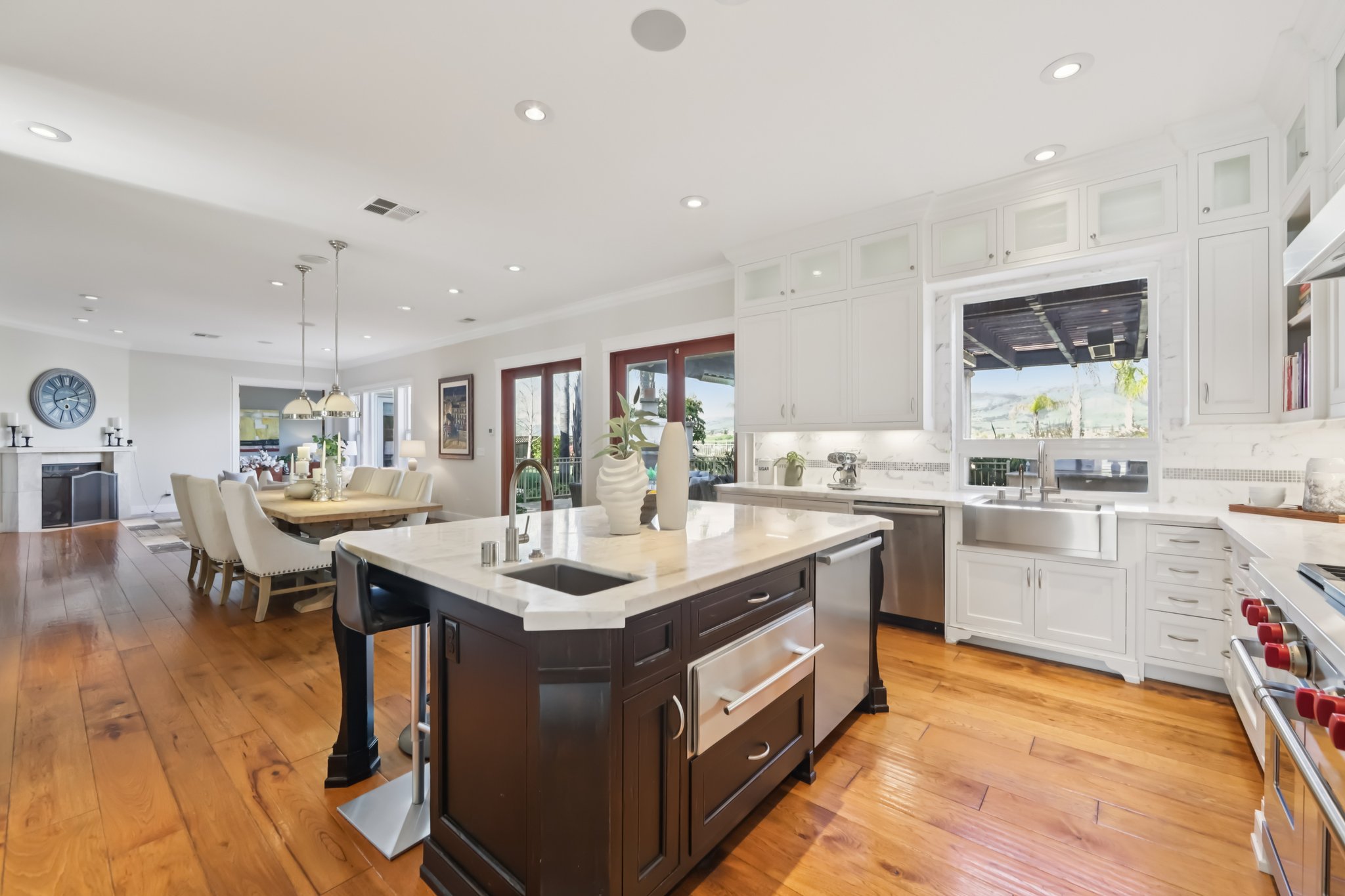 Eastbourne Dr-S2702-034r.jpg