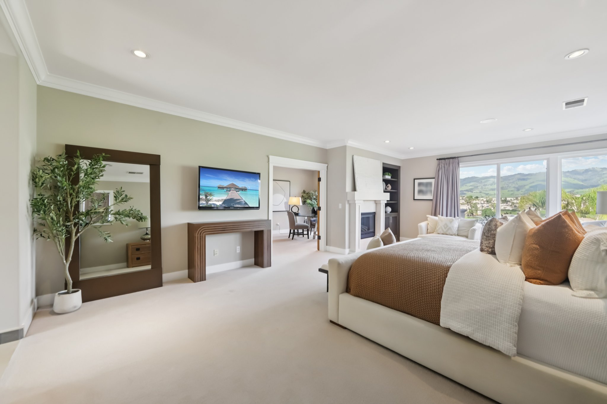 Eastbourne Dr-S2702-053r.jpg