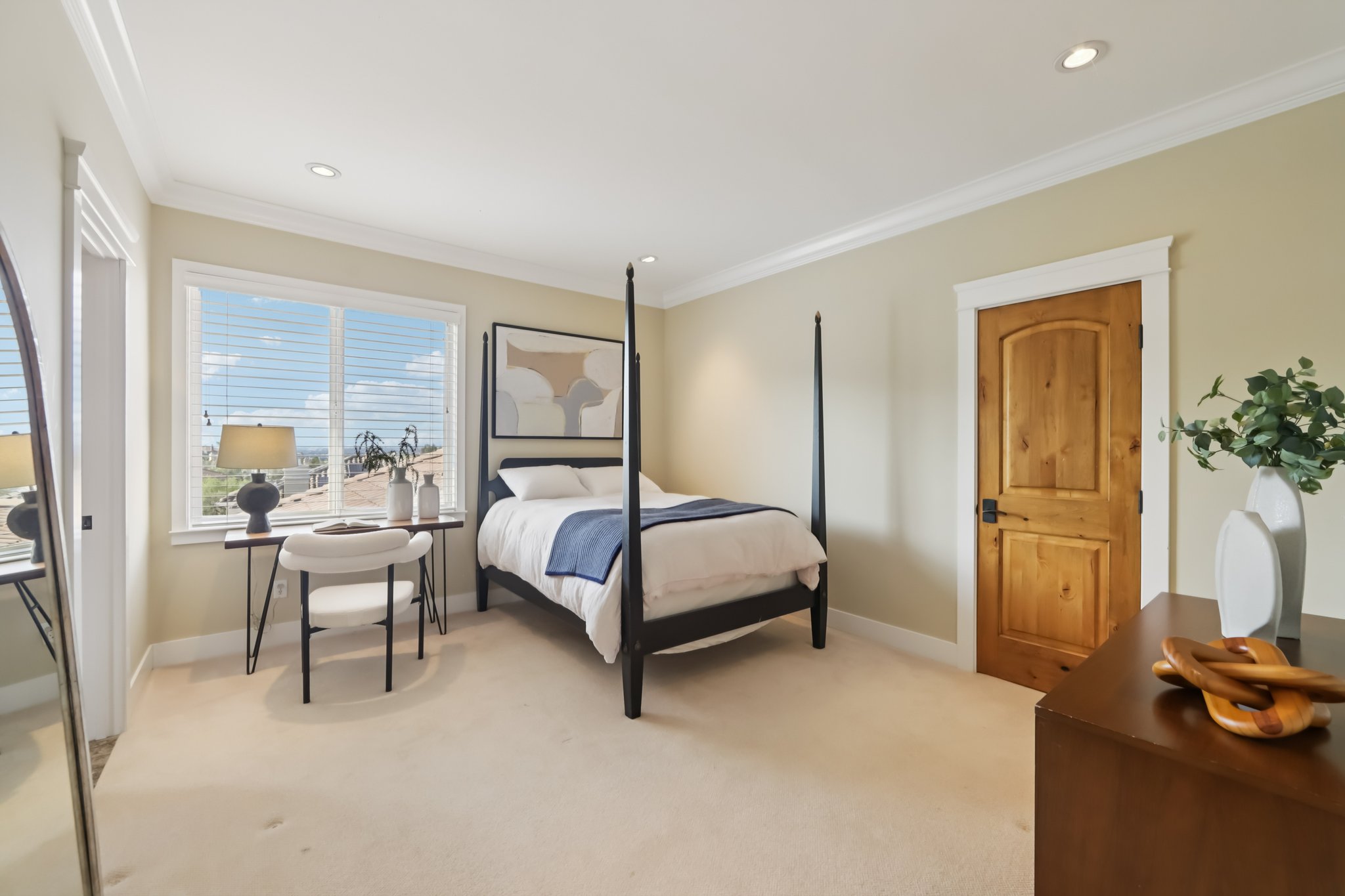 Eastbourne Dr-S2702-066r.jpg