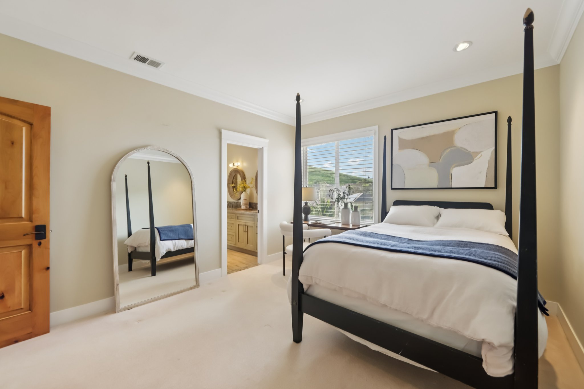 Eastbourne Dr-S2702-067r.jpg