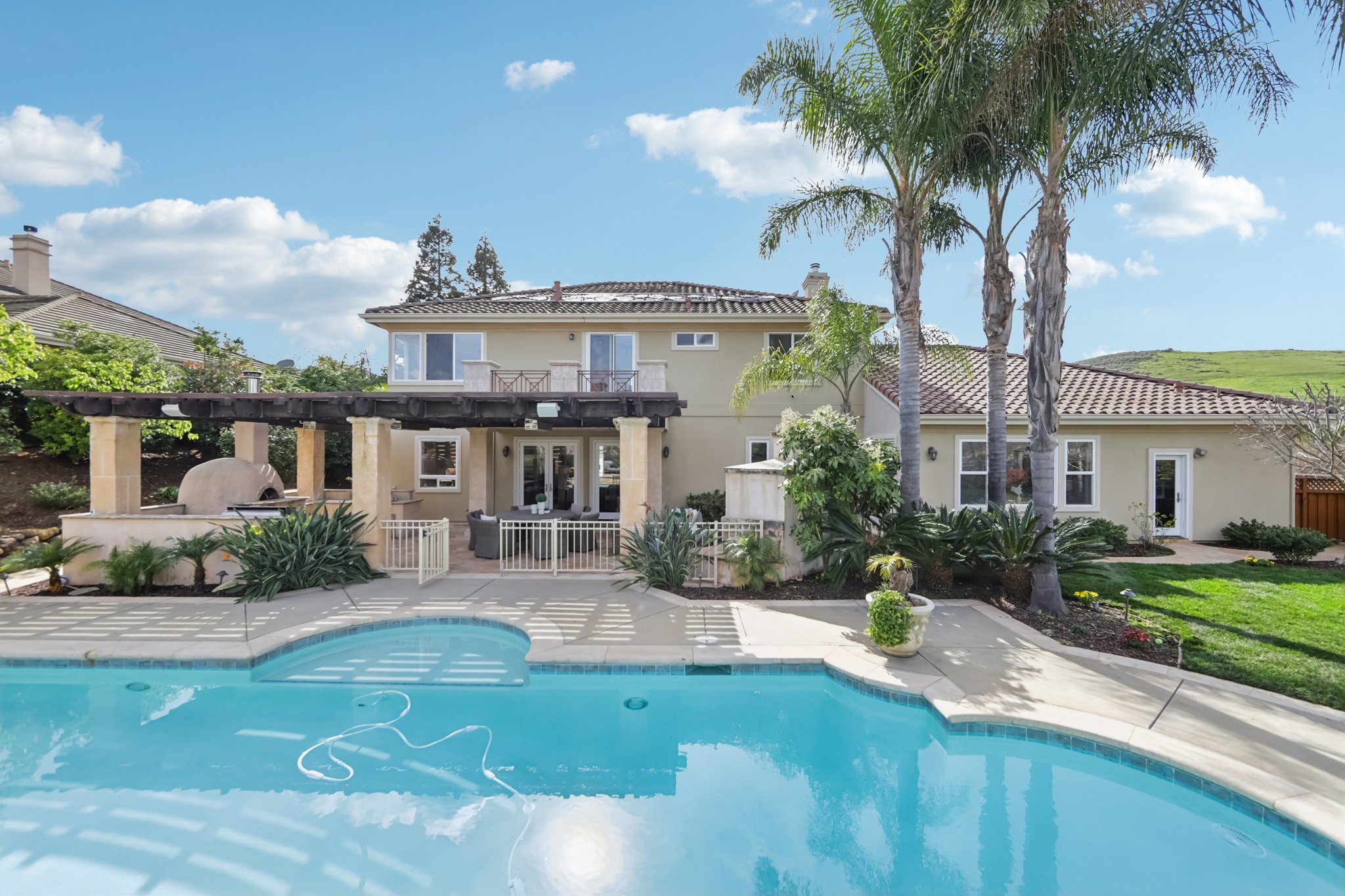 Eastbourne Dr-S2702-089r.jpg