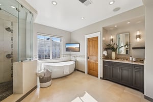 5106 Eastbourne Dr-S2702-061r.jpg