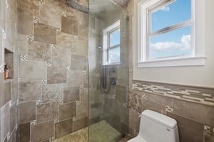 5106 Eastbourne Dr-S2702-070r.jpg