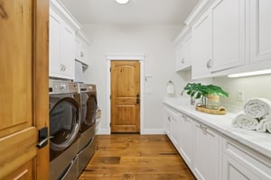 Eastbourne Dr-S2702-047r.jpg