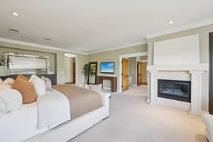 Eastbourne Dr-S2702-052r.jpg